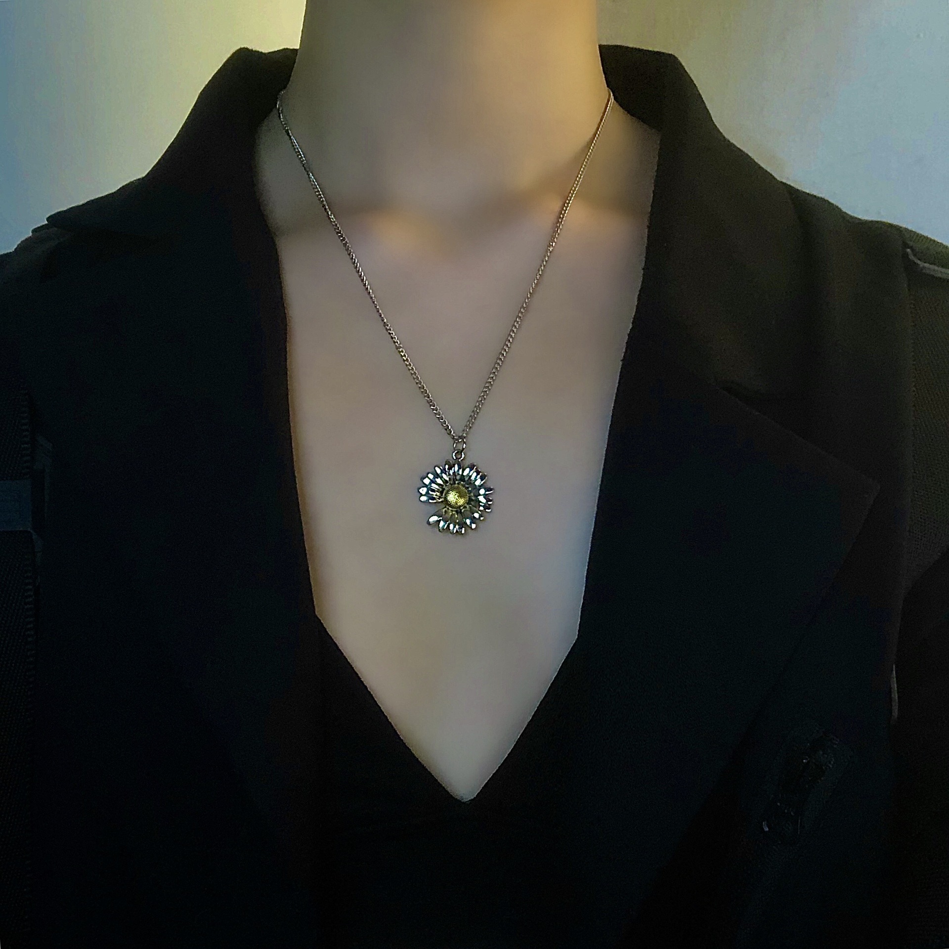 小雏菊项链gd同款韩国潮牌闪电吊坠男女学生挂件情侣搭配饰-阿里巴巴