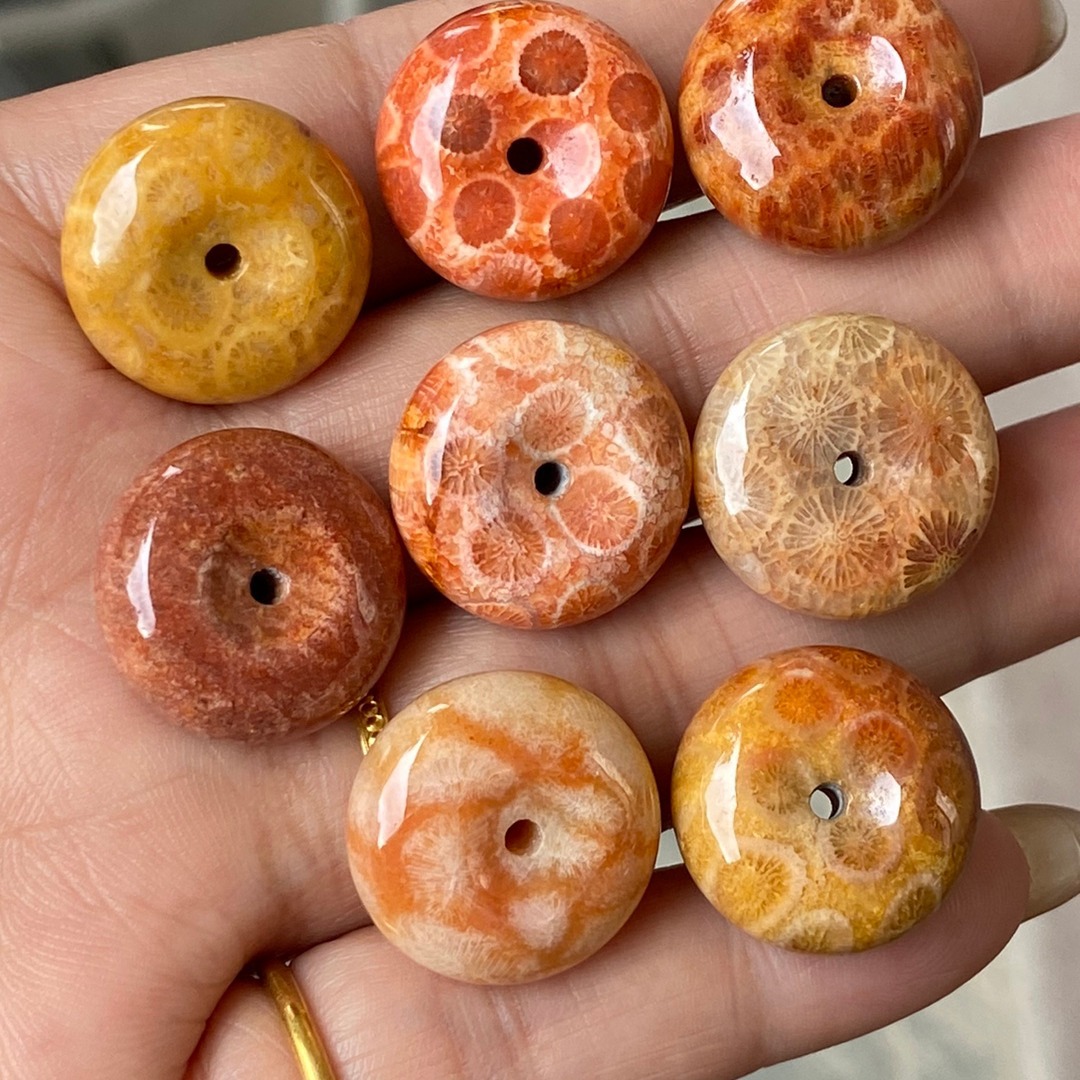 天然印尼珊瑚玉菊花石平安扣满花好运吊坠项链挂坠-阿里巴巴