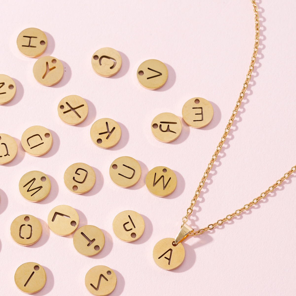 跨境欧美热销不锈钢26字母吊牌项链女个性百搭钛钢锁骨链饰品批发