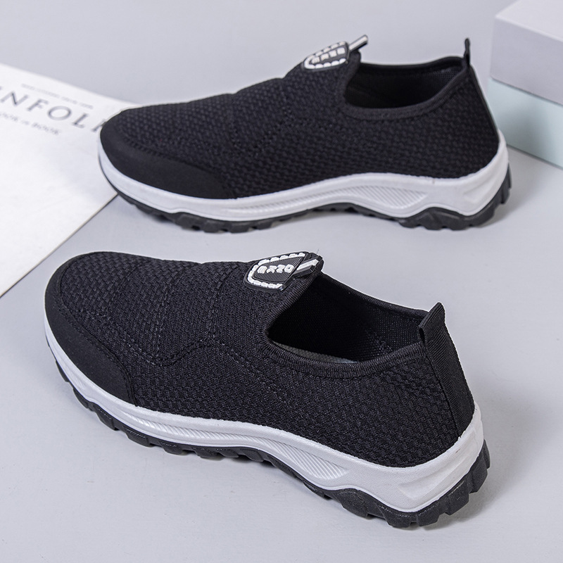 2022 New Walking Shoes Lightweight Breathable Non-Slip Old Beijing Cloth Shoes Soft Bottom Slip-on Sports Casual Shoes