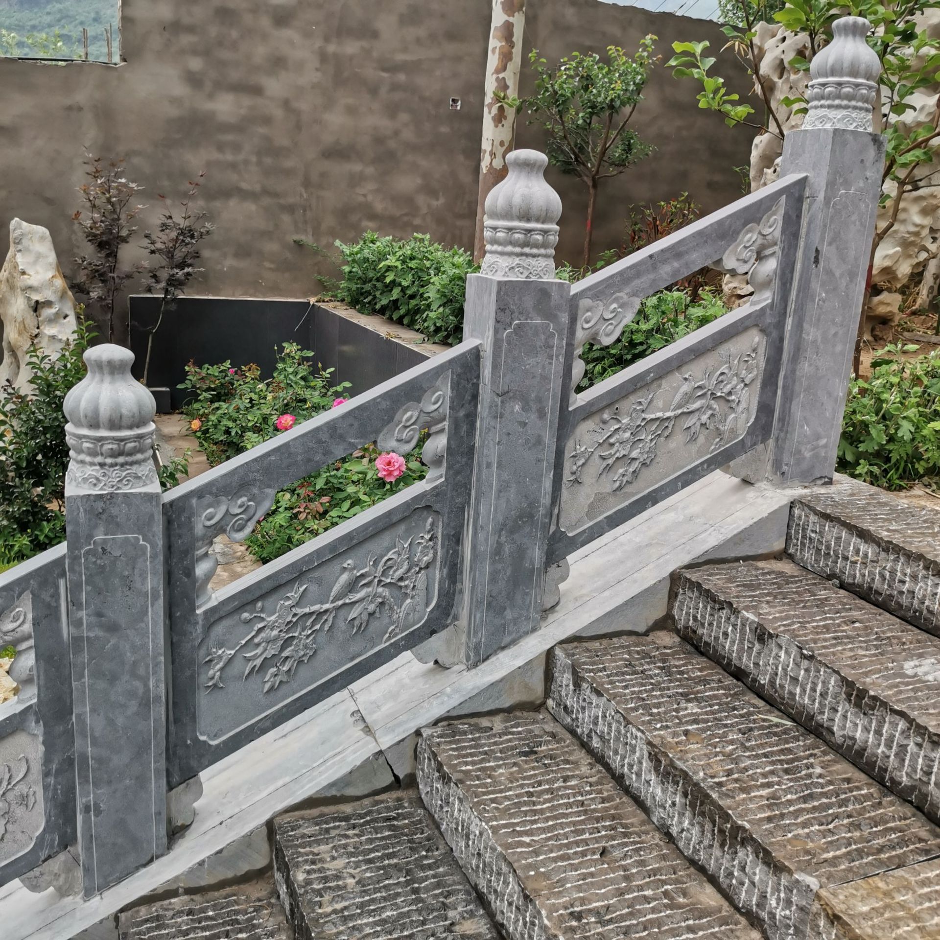 青石刻花石栏板 桥梁河道花岗岩石栏杆批发 庭院寺庙装饰石雕围栏