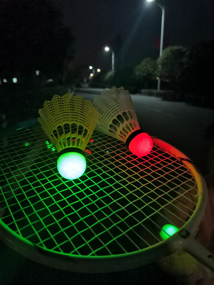 贝童学夜光羽毛球尼龙发光儿童夜光羽毛球led荧光球发亮带夜光灯