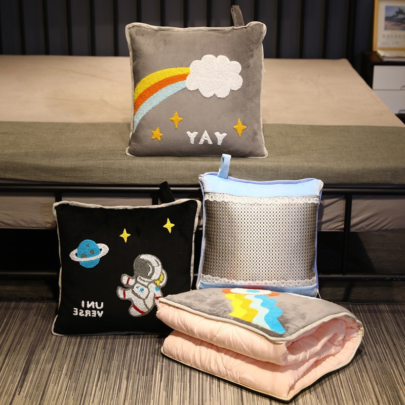 车载抱枕被子两用夏季折叠空调被办公室午睡靠枕头二合一四季通用