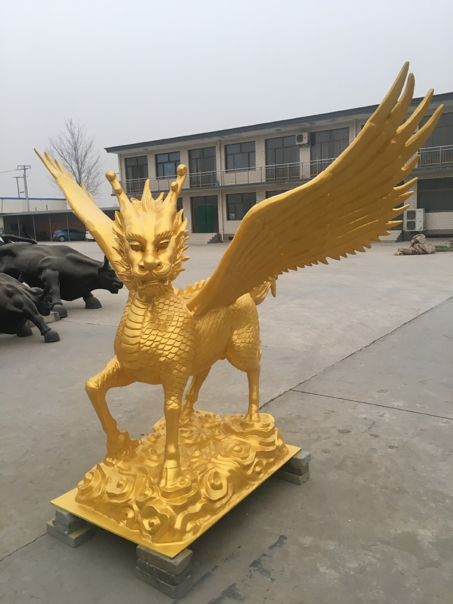 大型带翅膀铜麒麟价格 河北定制纯铜麒麟摆件 铜麒麟雕塑图片价格