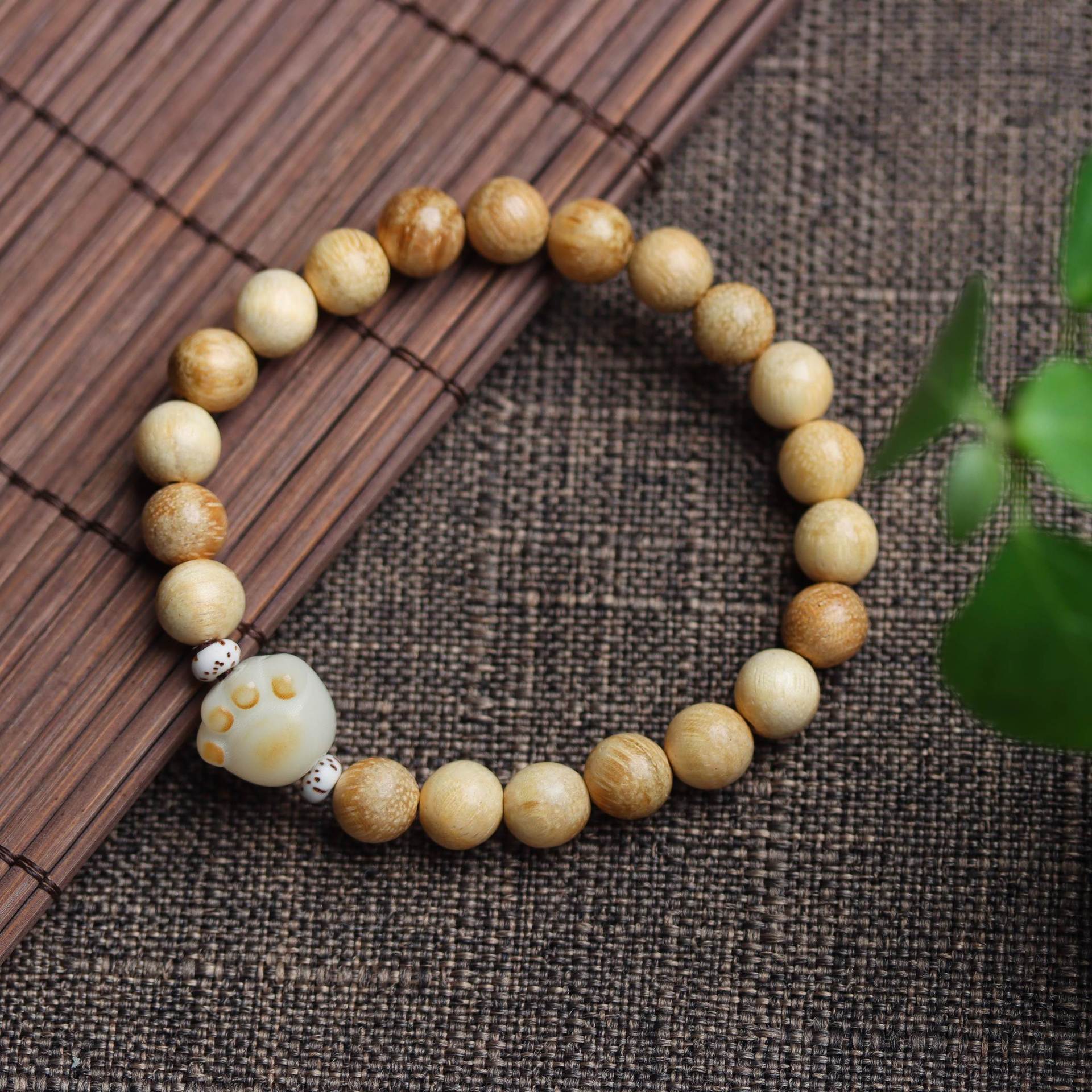 直播货源巴布亚沉香佛珠炭烧猫爪手链奶香木手串男女款文玩佛珠