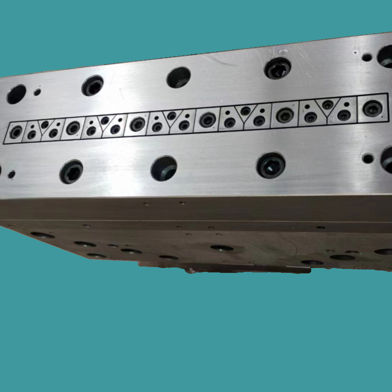 pvc畜牧板   大板模具  中空板   围栏板   塑料挤出成型模具