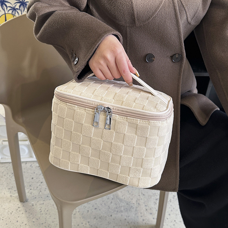 New Chessboard Lattice Cosmetic Bag Women's Large Capacity Portable Travel Toiletry Bag Cosmetic Storage Handbag Wholesale