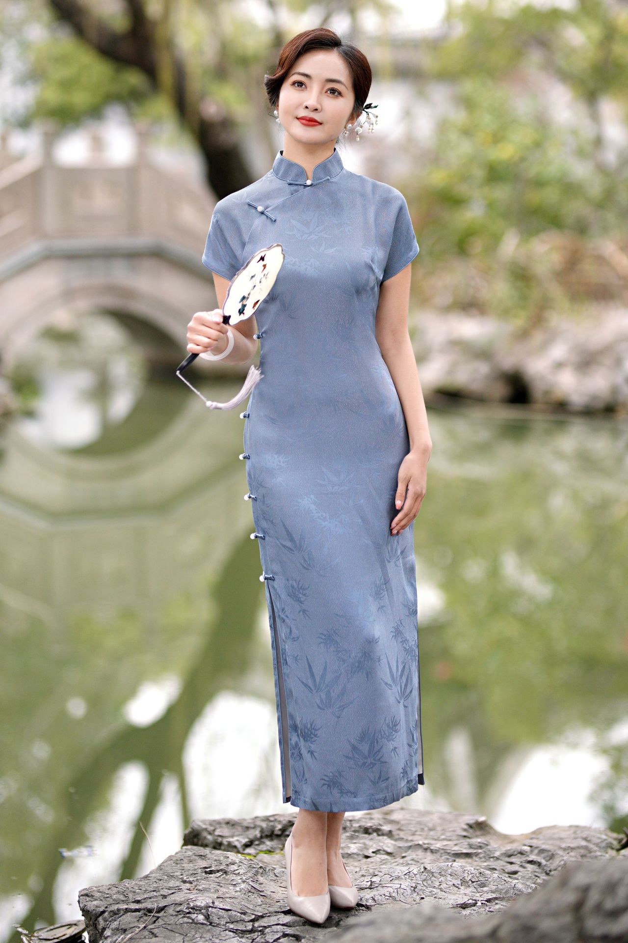 厂家热卖设计师款网红无省复古提花真丝旗袍烟雨下江南复古真襟旗