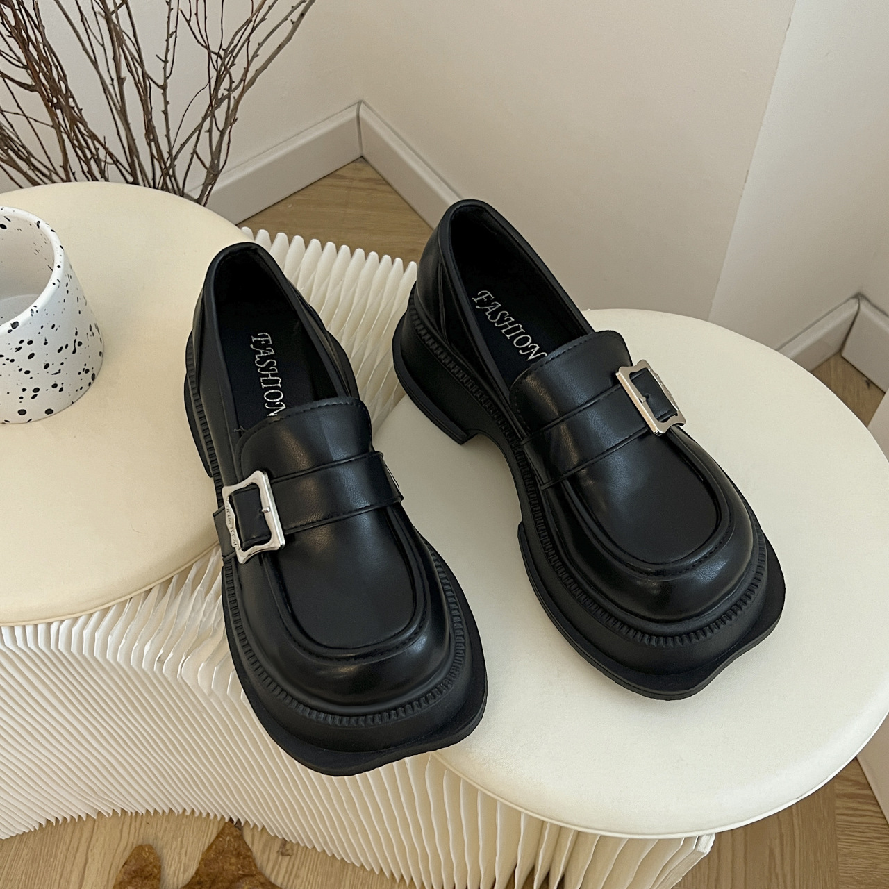 时尚方头金属扣厚底粗中跟纯色浅口乐福鞋女春季新款