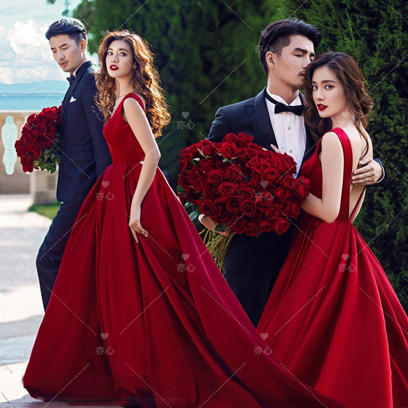 主题婚纱2021新款外景婚纱摄影修身情侣写真红色露背拖尾礼服女夏