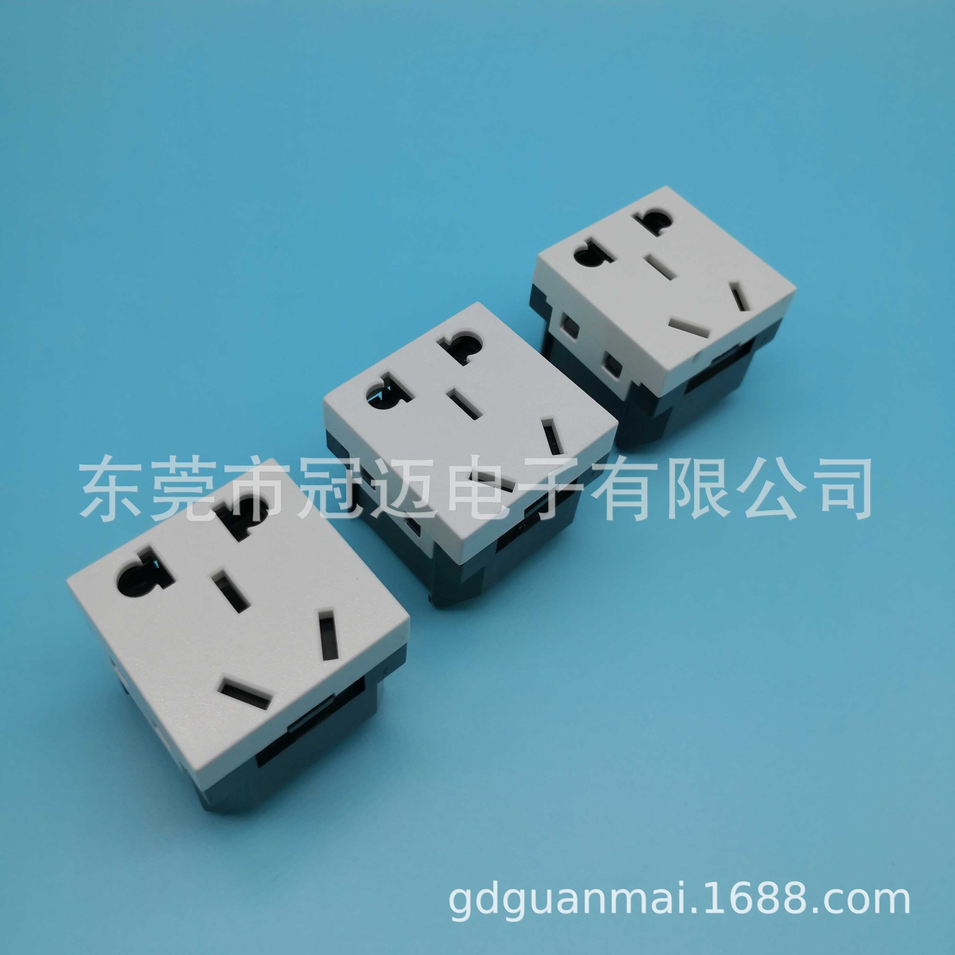 ft-026 中规五孔 白色36*36 锁螺丝式接线 储能电源 地面桌面插座