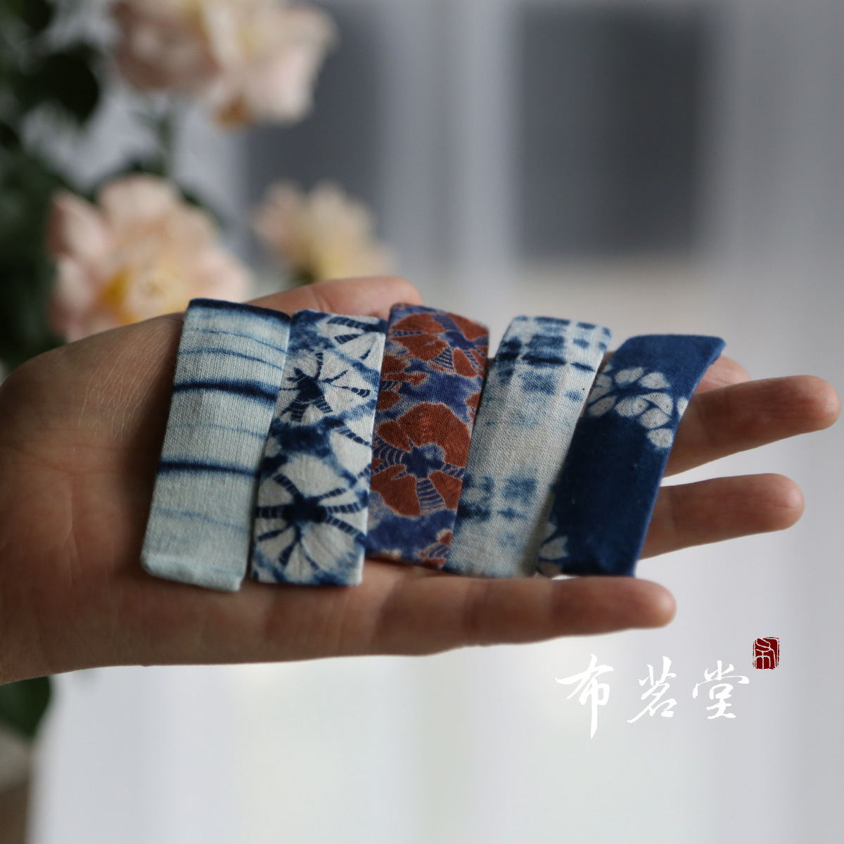 材质:合金夹子,包手工扎染布尺寸:长约8cm,宽约2cm品名:扎染方发夹