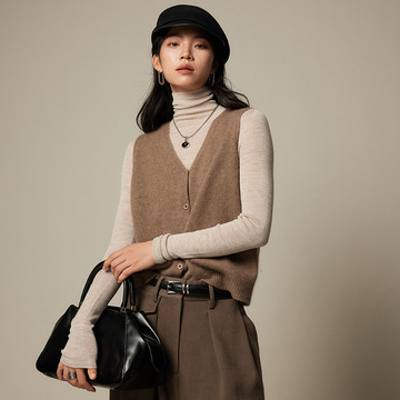 百搭叠穿 浣熊绒羊毛马甲背心外套女秋冬v领单排扣无袖毛针织开衫