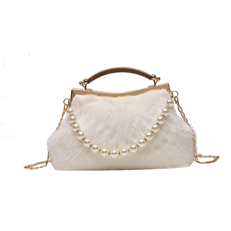 Sweet Chain Pearl Plush Clip Portable Messenger Bag 2022 New Fall Winter Fashion Cheongsam Fur Banquet Bag