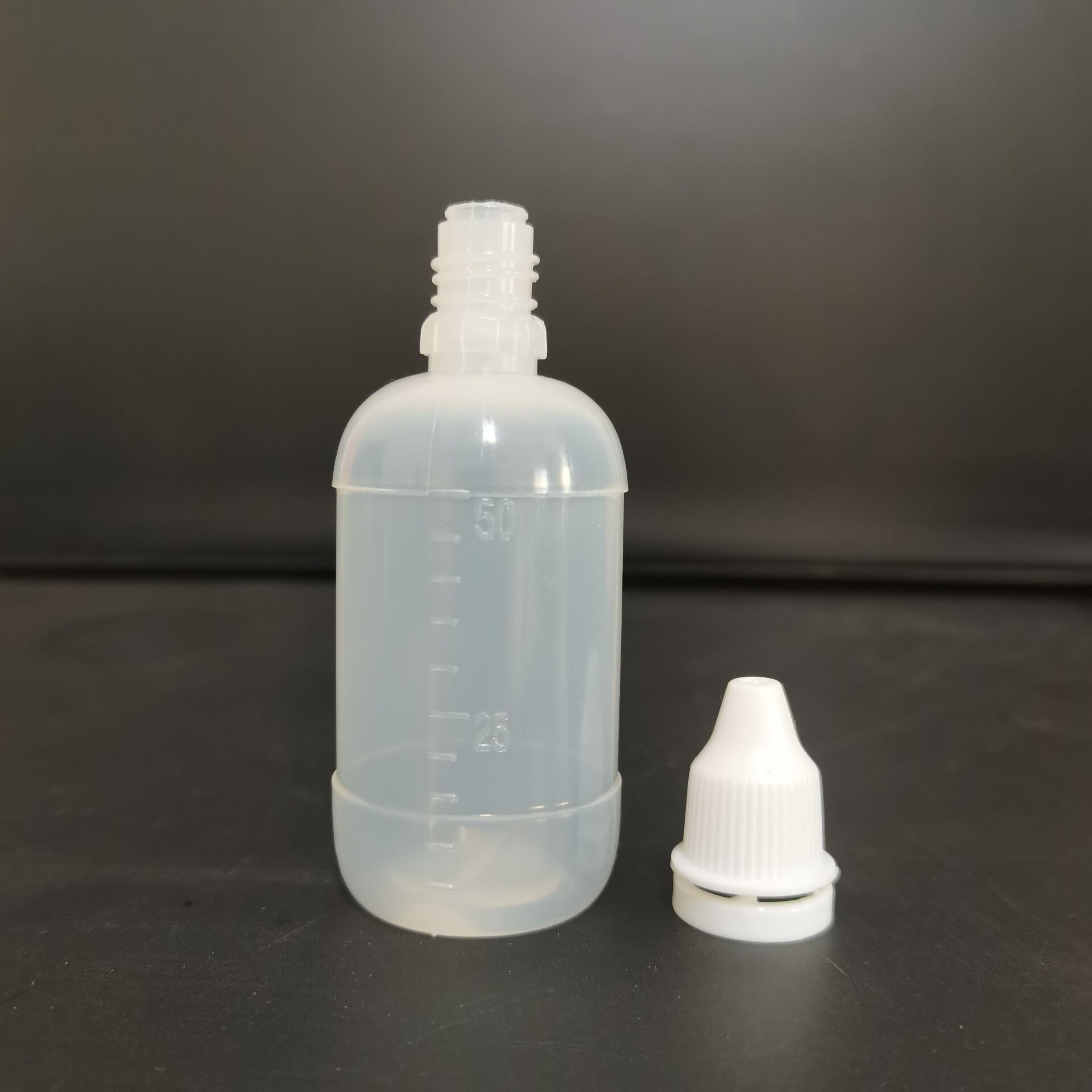 批发50ml眼药水瓶 带刻度塑料滴剂瓶 挤压分装液体瓶