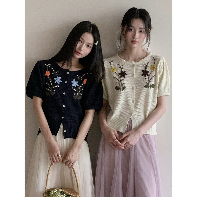 【月野花笺】歌铭复古花朵刺绣针织开衫女秋季通勤短袖上衣N451C