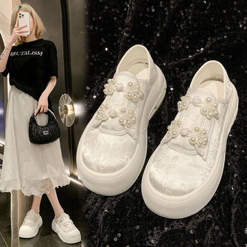 新中式国潮风厚底小白鞋女2024春夏新款休闲百搭板鞋网红爆款鞋子