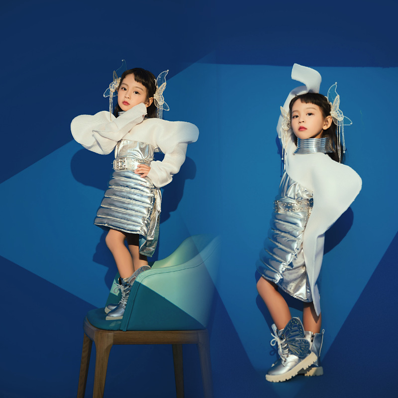 女童银色科技感潮服儿童元宇宙太空宇航员车模走秀机车拍摄演出服