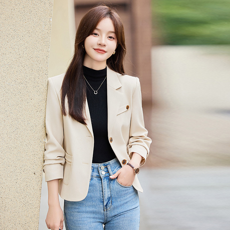 米白色西装女上衣2024年新款秋季小个子短款外套职业休闲女士西服