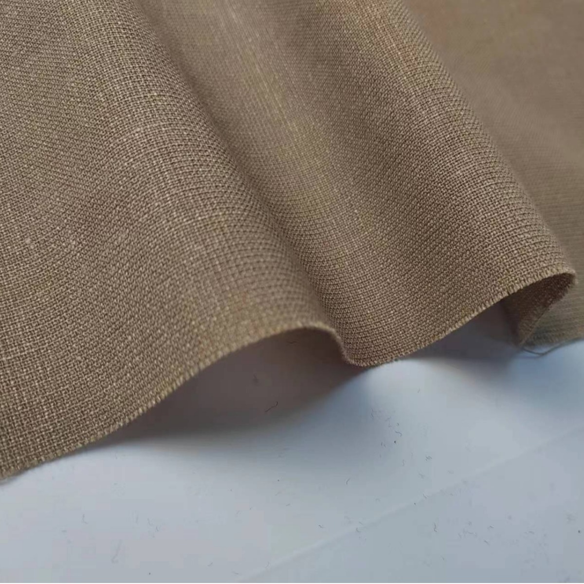 高定羊毛亚麻混纺精纺布料梭织强捻垂坠卡其色时装面料春夏款现货