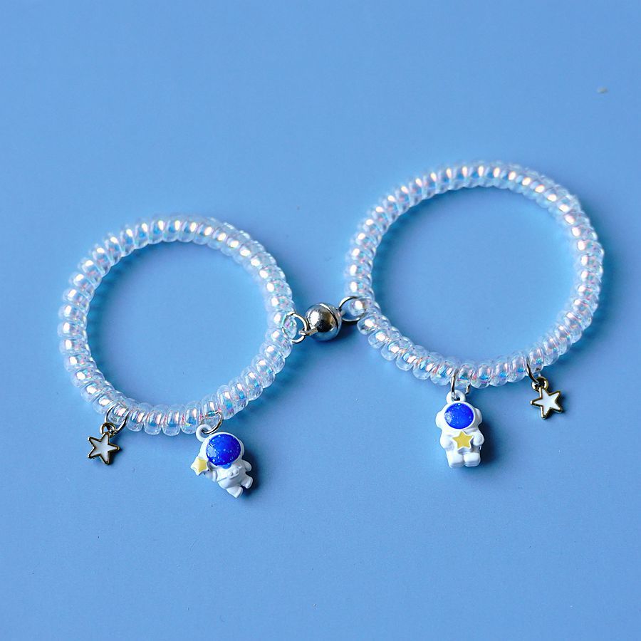 日韩闺蜜四人手链女 磁扣相吸电话线发圈送舍友ins抖音宇航员饰品