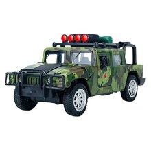 彩珀成真1：32机动军事越野车合金模型儿童玩具声光军车生日礼物