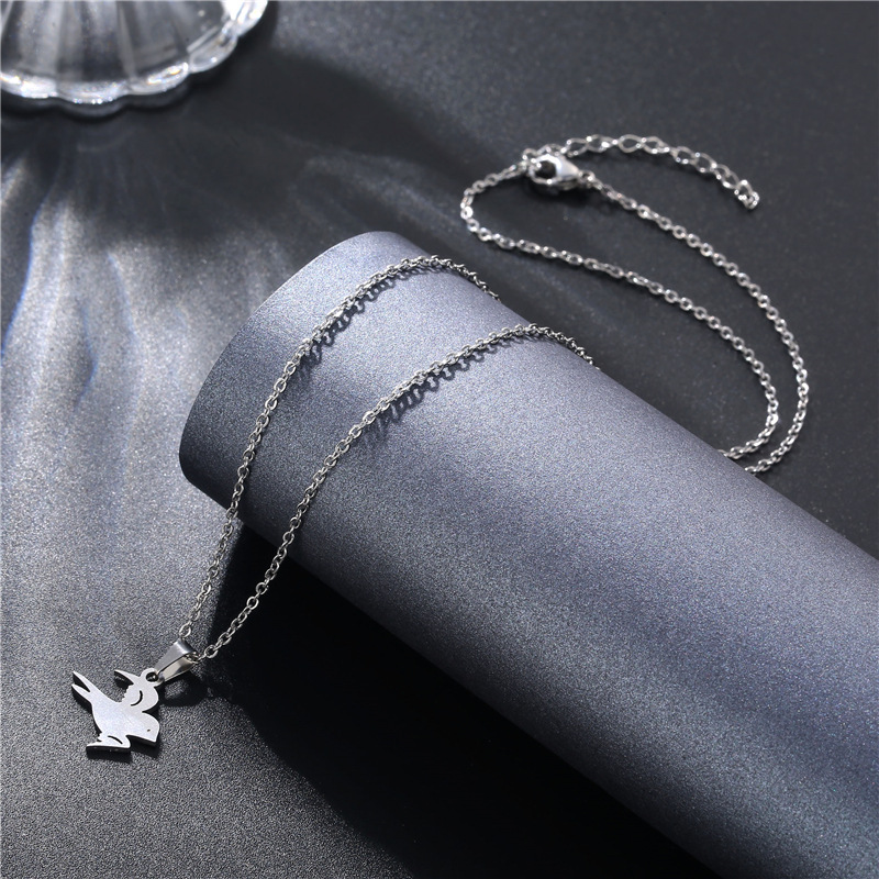Fashion New Swallow Necklace European and American Style Girl Personality Stainless Steel Animal Clavicle Necklace Cute Swallow Pendant