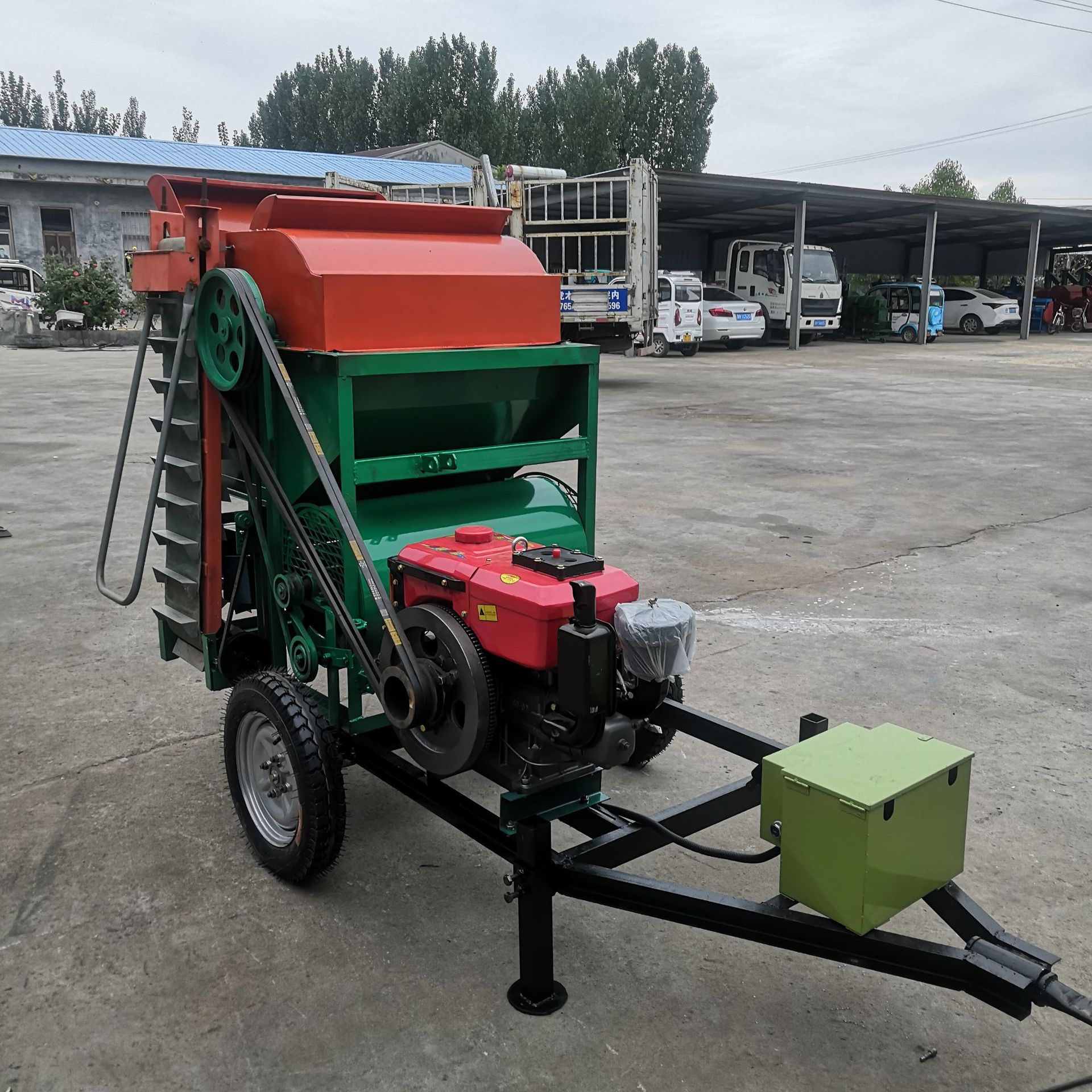 新型花生摘果机 牵引架柴油机摘花生机 出口型果子摘果机