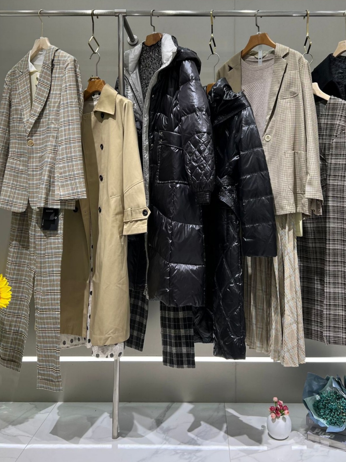 歌莉娅秋冬装羽绒服品牌折扣女装尾货批发专柜撤柜剪标库存衣服