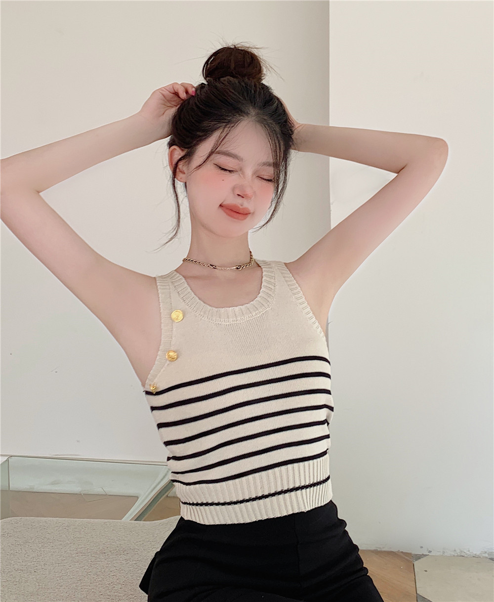 2022年夏季新款减龄洋气港味百搭条纹修身短裤圆领无袖针织背心女