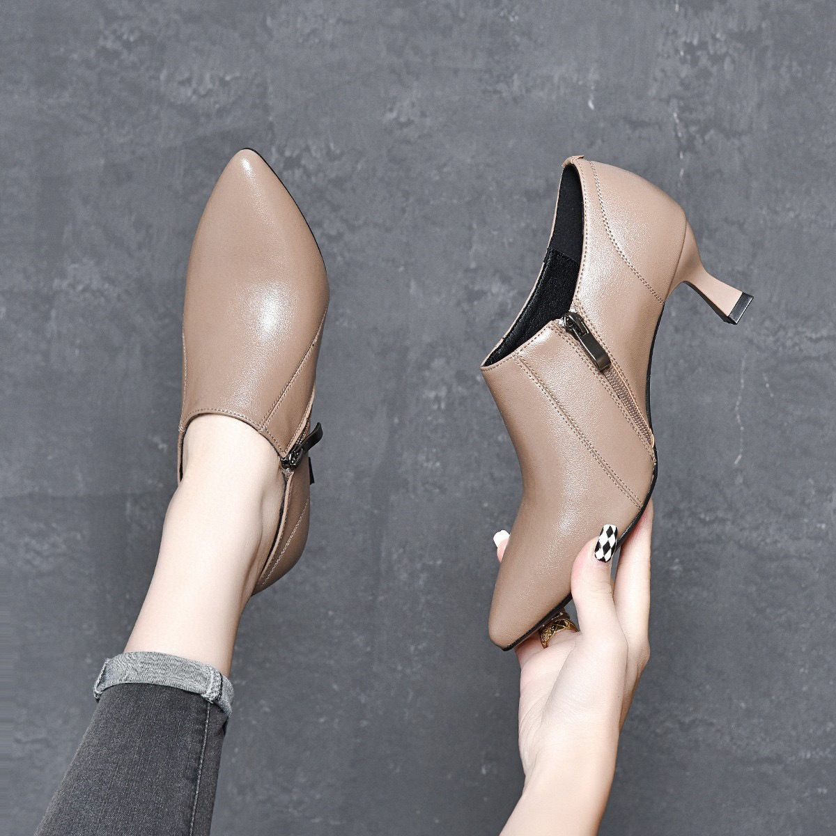 真皮细跟深口高跟鞋女2024新款春秋皮鞋百搭工作软底中跟尖头单鞋