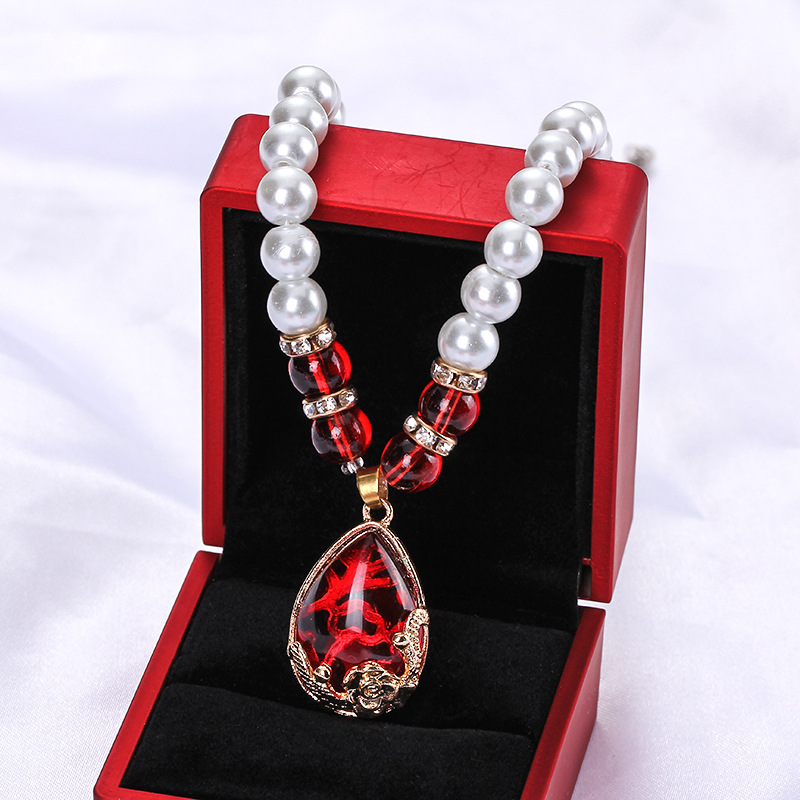 Synthetic Pearl Necklace for Women to Give Mom Korean Style Simple Middle-Aged and Elderly Mother's Day Clavicle Necklace Temperament Wild Color Retention