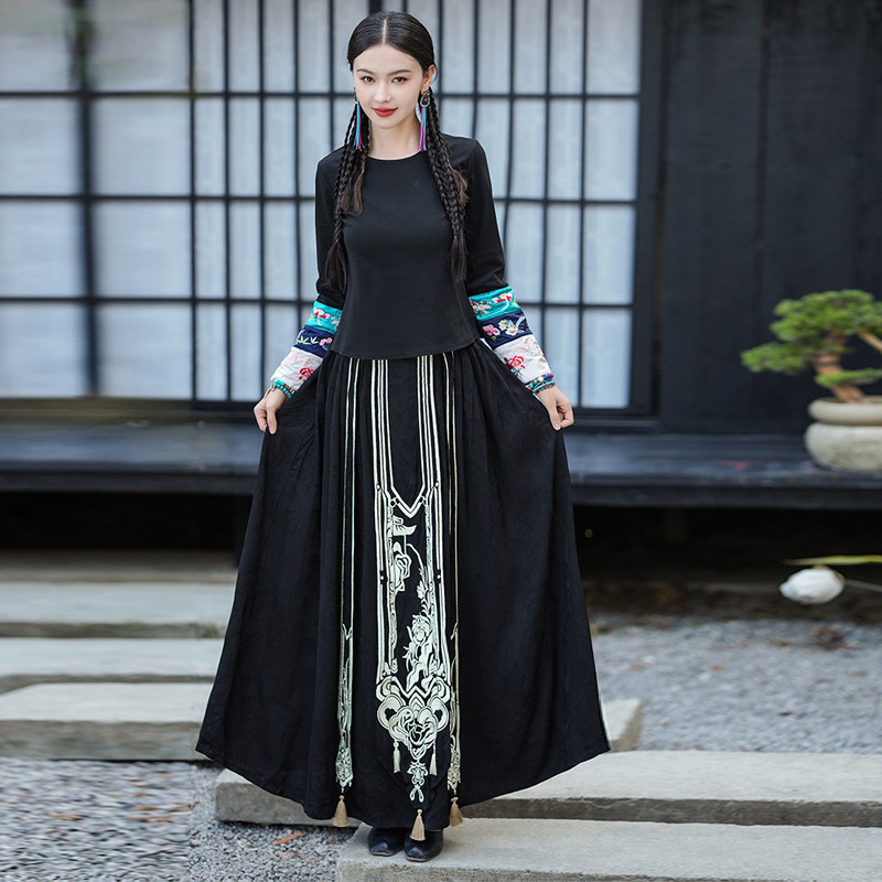 2024春夏新款民族风女装重工刺绣花高档半身裙长裙国潮气质马面裙