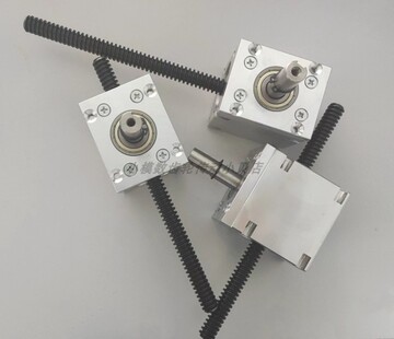 小型减速机90度螺旋伞齿轮直角换向器速比1:1升降调节齿轮箱