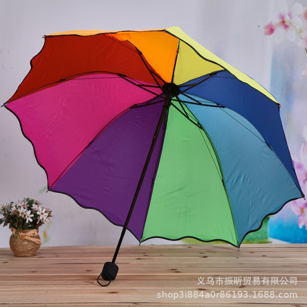 w家用彩虹伞批发烤黑漆荷叶边三折伞创意晴雨两用遮阳折叠伞-阿里巴巴