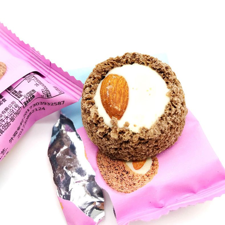 小牛顿燕麦夹心果仁巧克力婚庆用品批发喜糖休闲糖果一斤约33包