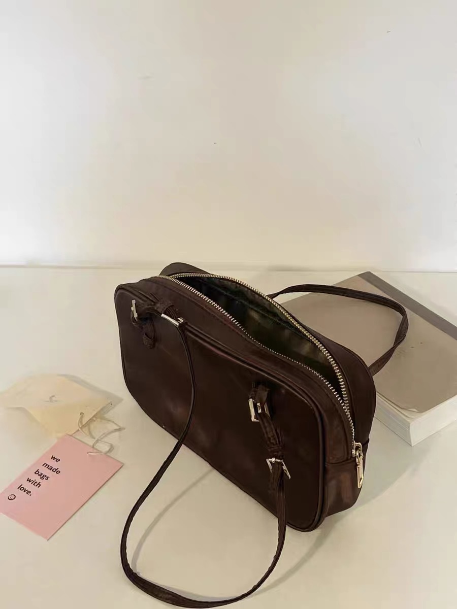 今年流行波士顿包包女2023秋冬新款高级感手提包大容量复古单肩包