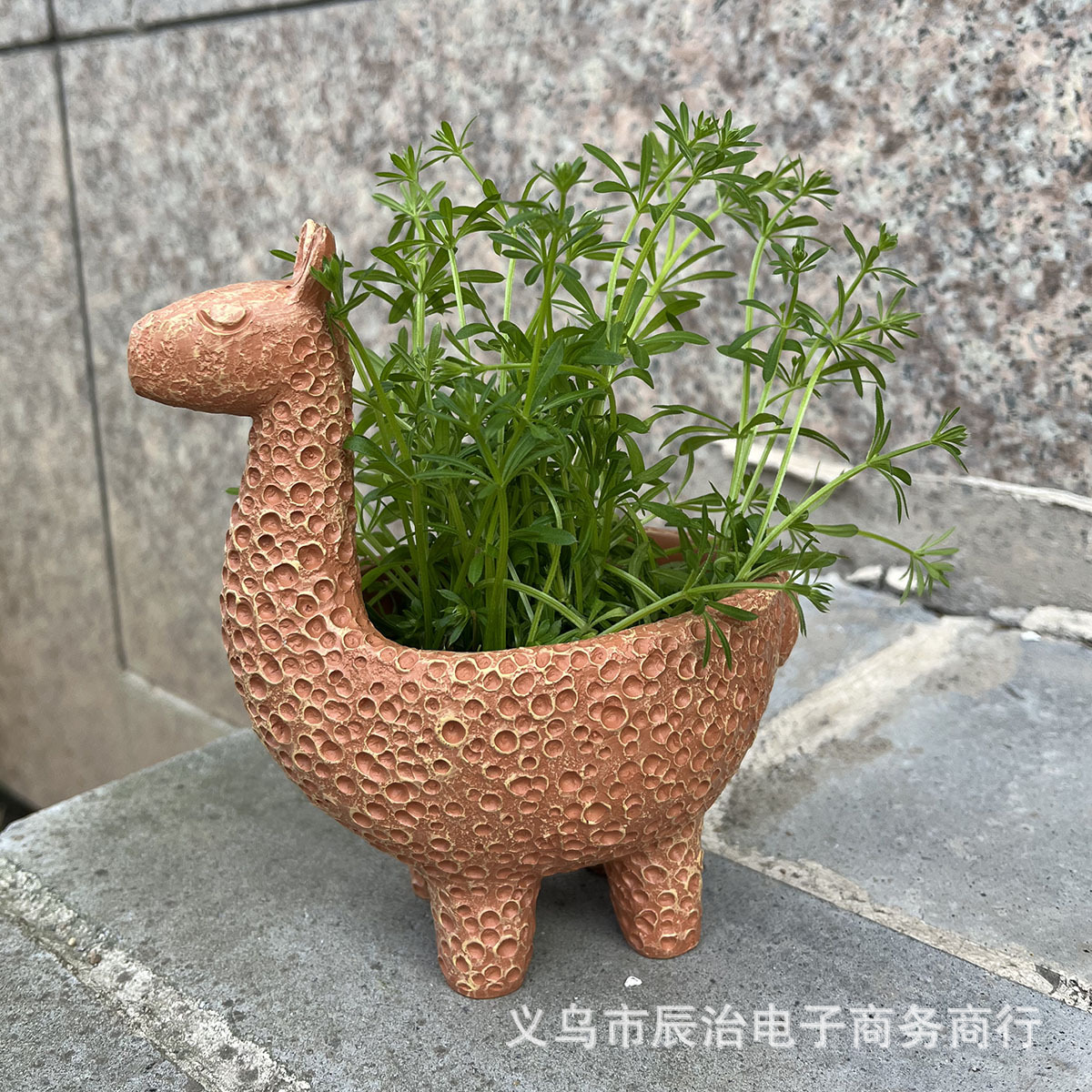 北欧风可爱小鹿花盆树脂雕像 动物多肉植物花盆 适用室内室外装饰