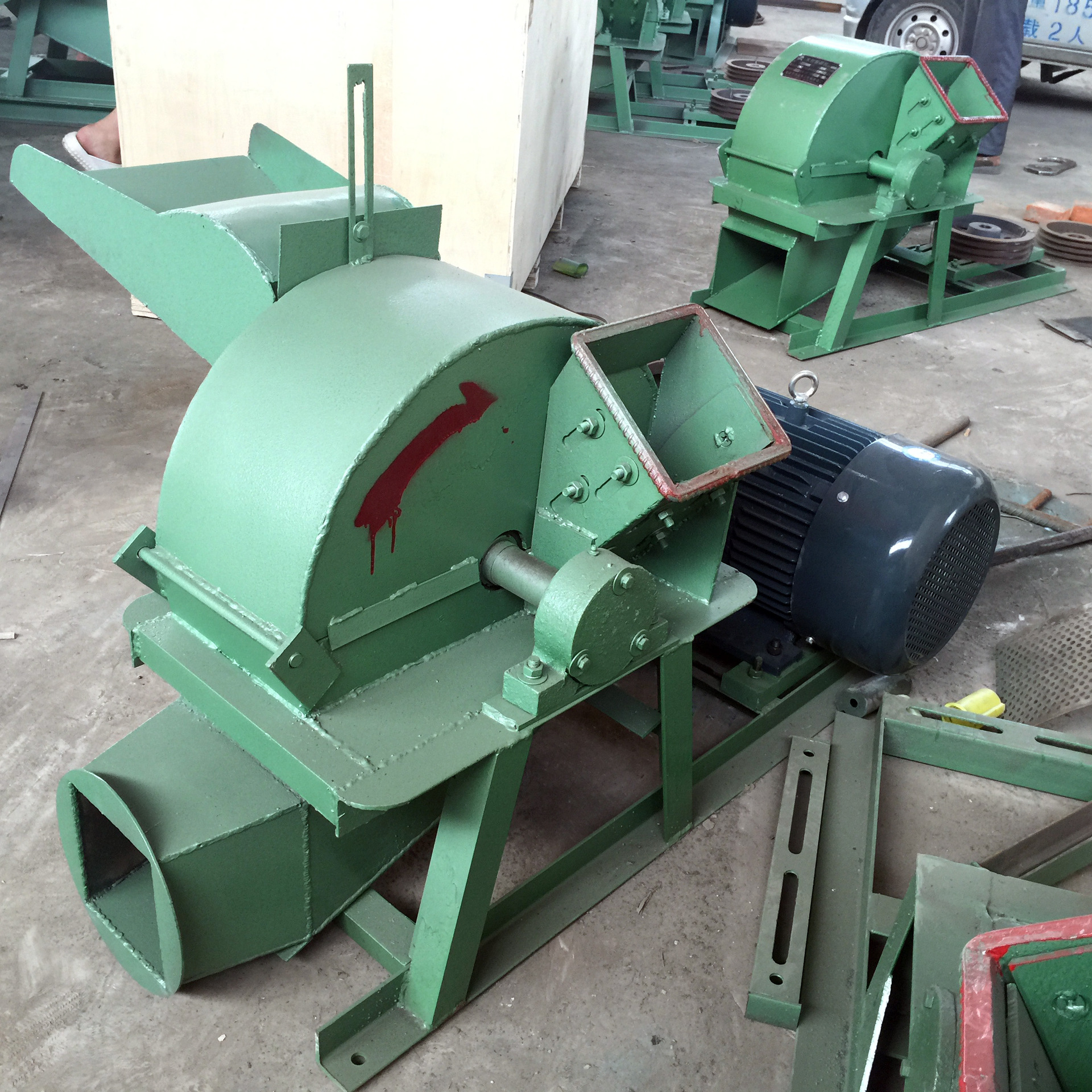 小型锯末粉碎机 800型双口多功能锯末机 时产1吨木屑粉碎机价格