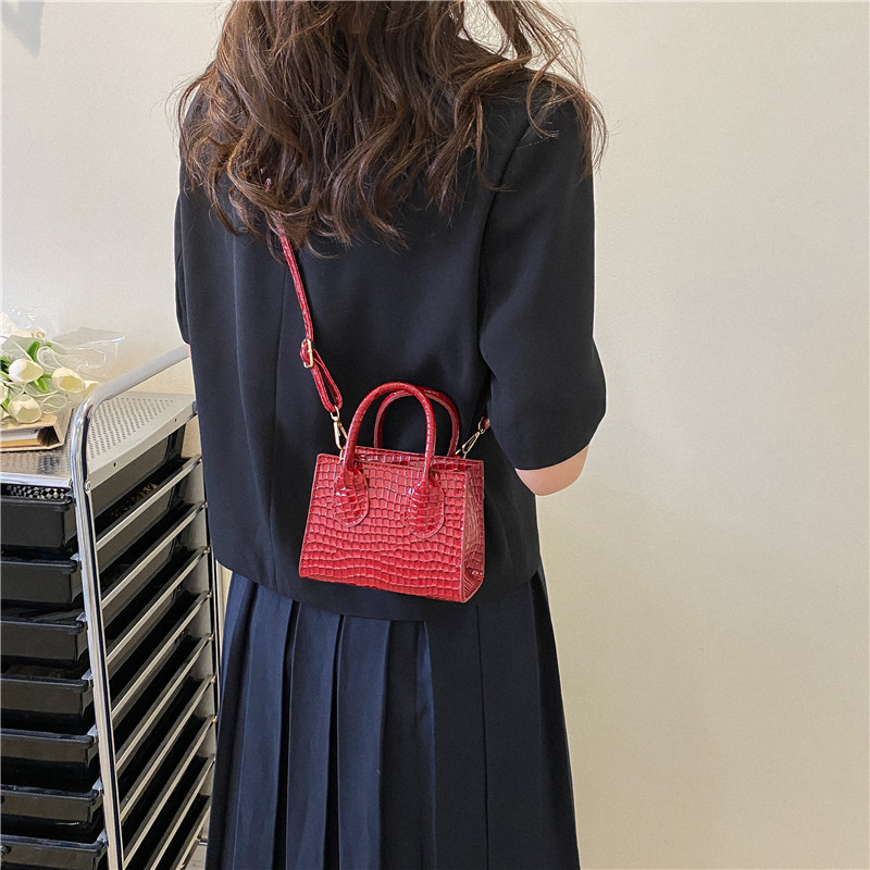 This Year's Fashion Temperament Commute Handbag 2022 Summer New Western Style Shoulder Crossbody Small Square Bag