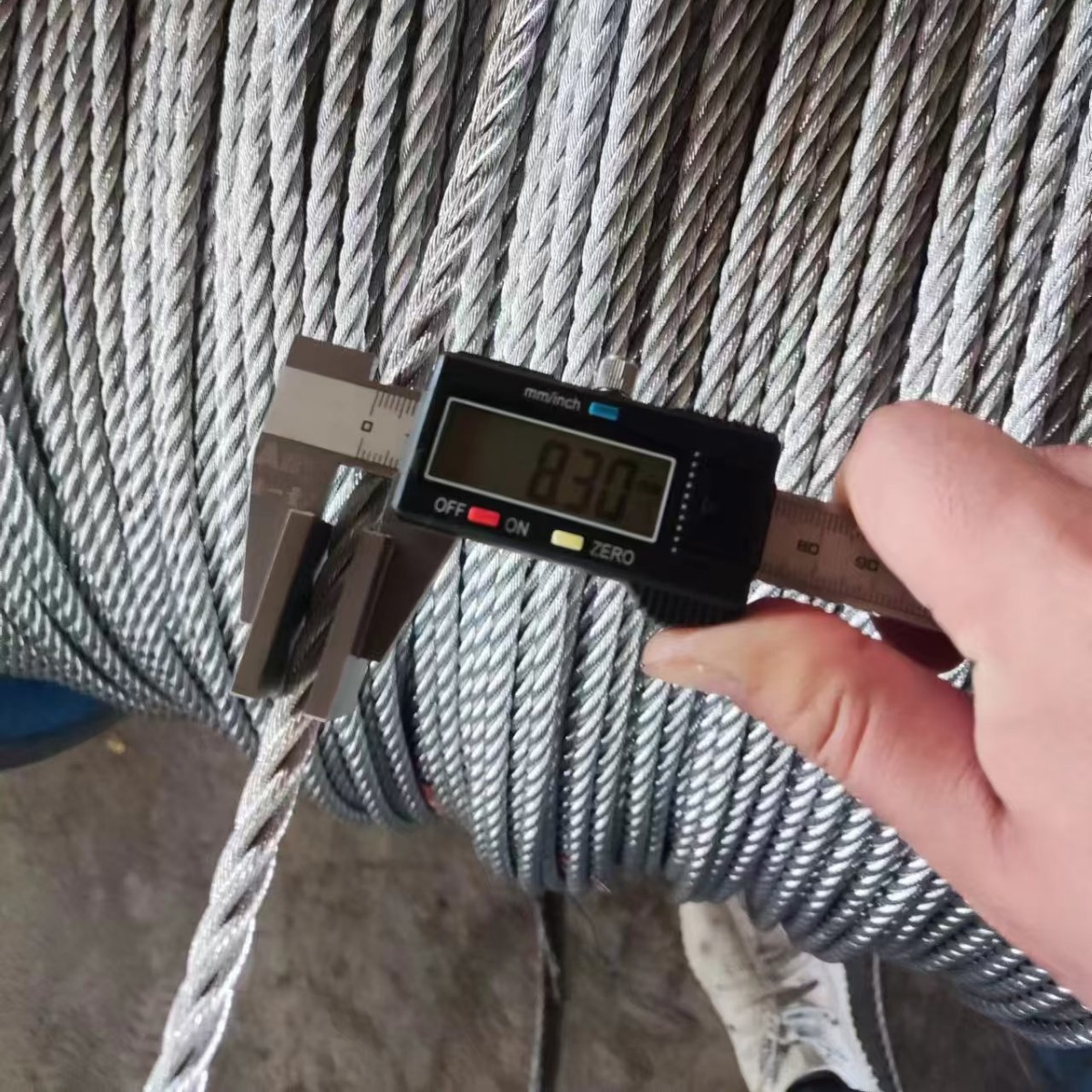 电动吊篮钢丝绳提拉电梯安装配件钢丝绳 热镀锌钢丝绳