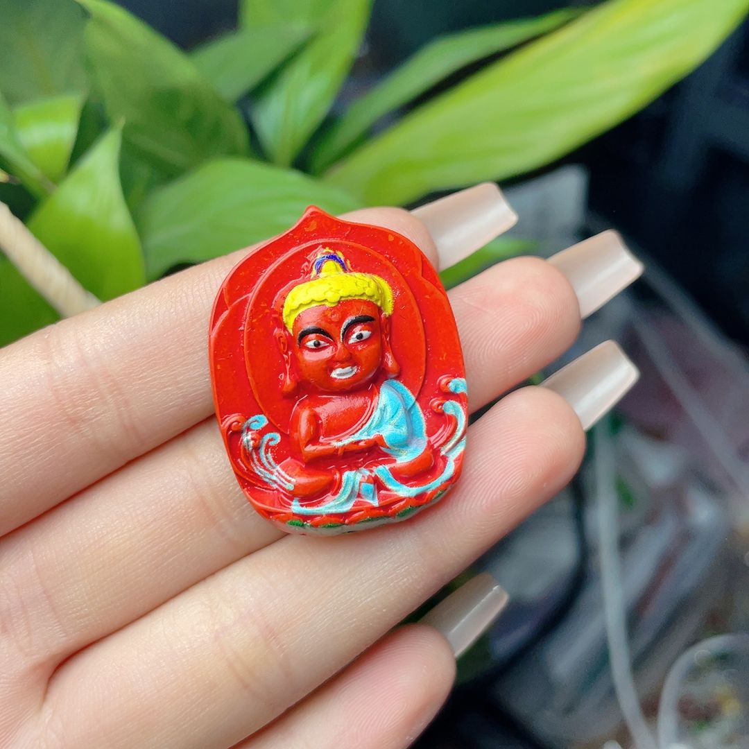 批发朱砂红砂彩绘宝宝佛吊坠挂件男女饰品项链本命年挂牌-阿里巴巴