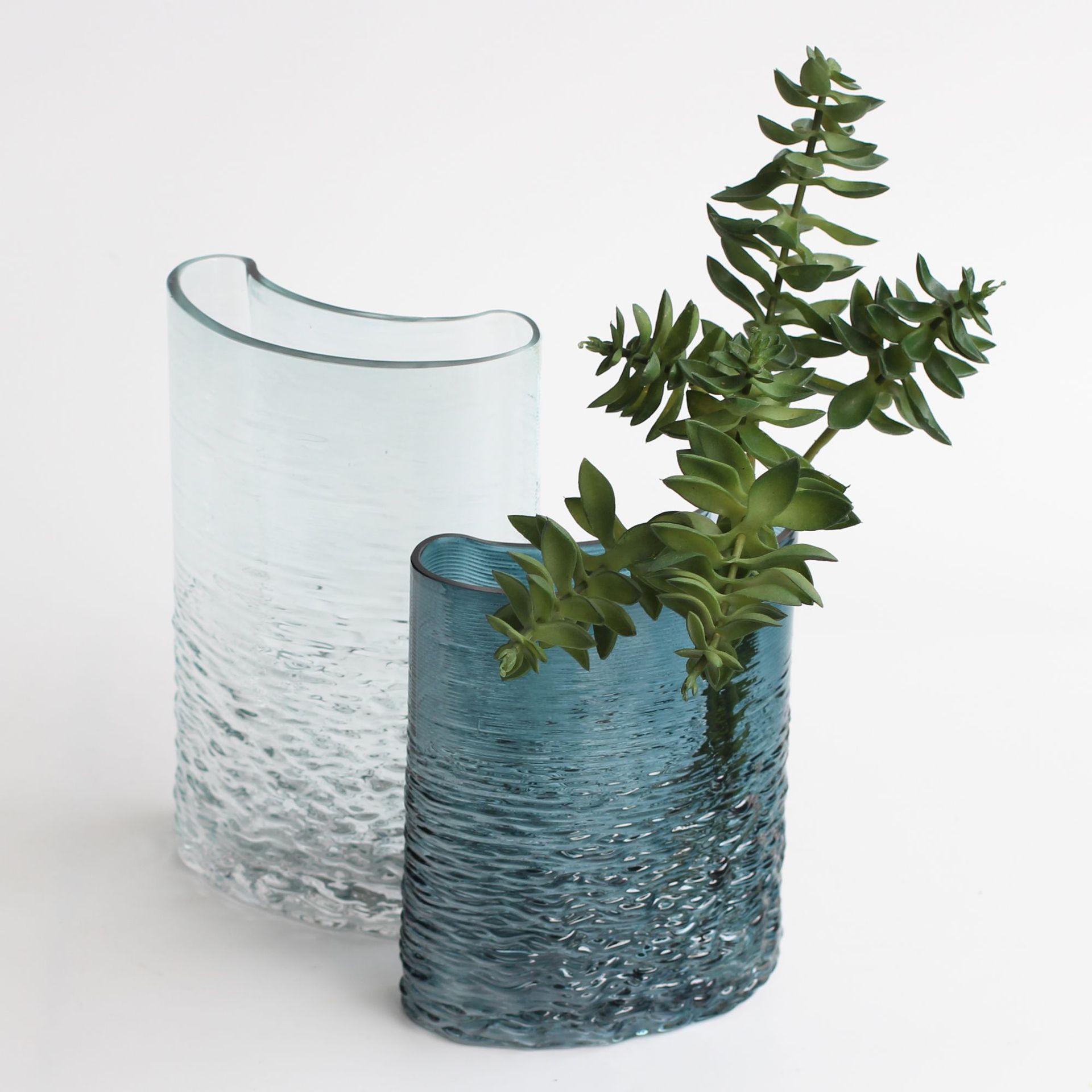 现代简约扁口玻璃花瓶设计新品装饰软装摆件鲜花花器水波纹不规则