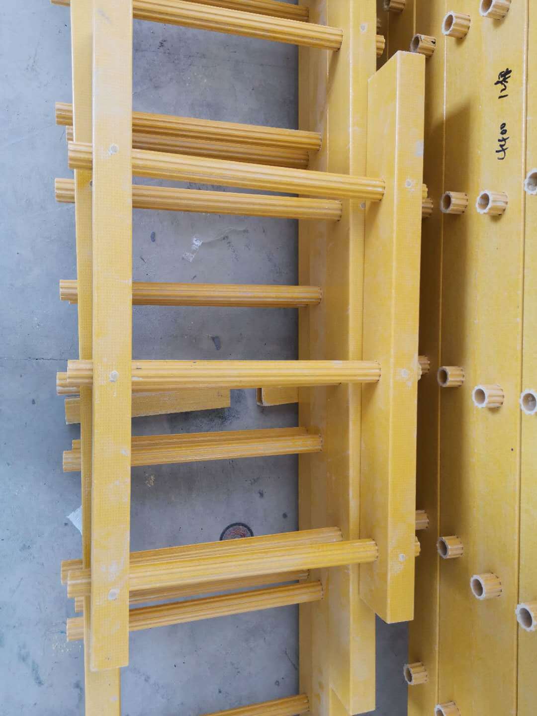 玻璃钢爬梯维护墙体深井护笼绝缘人字 基坑井输送梯储罐扶手直梯