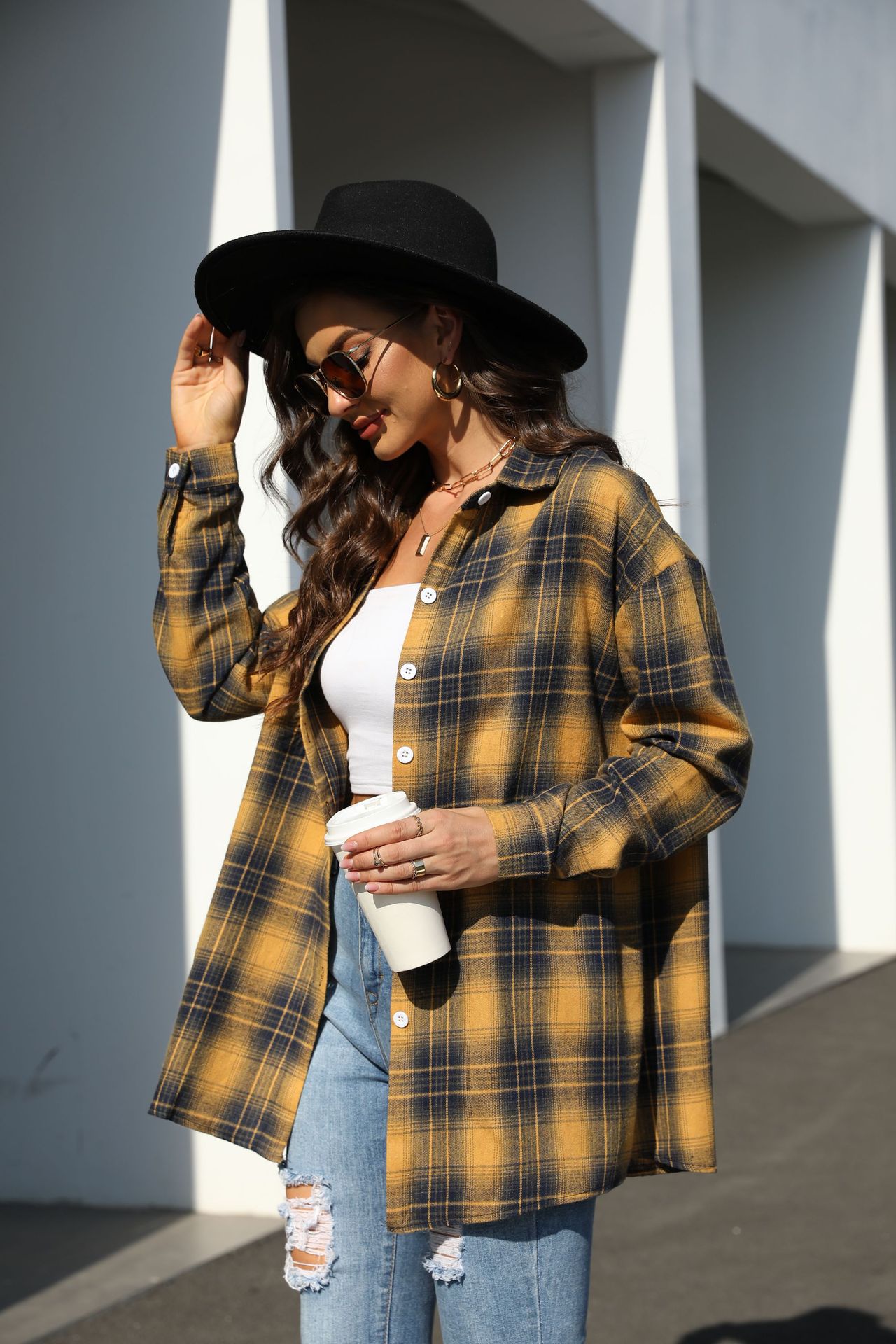 亚马逊跨境春秋新款街拍潮人设计宽松显瘦翻领长袖磨毛格子衬衫女