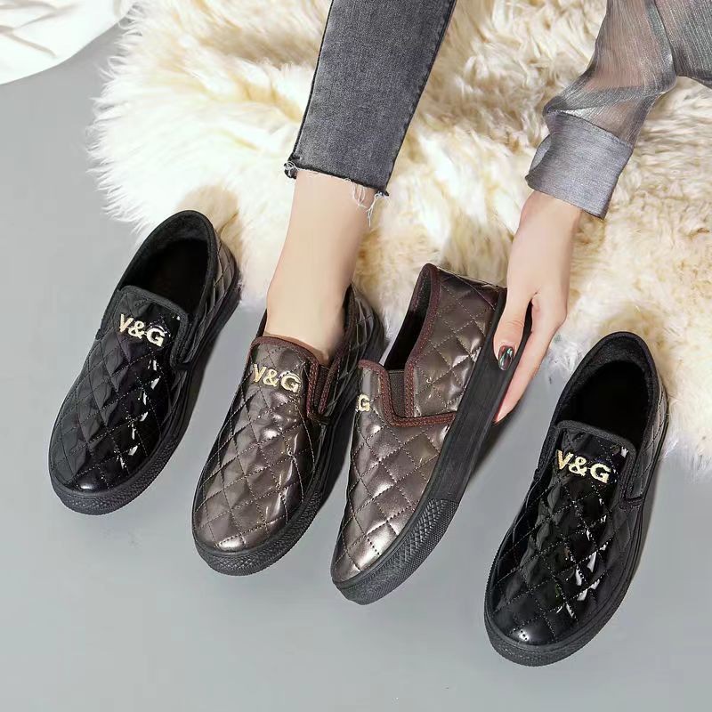 2023 New Autumn and Winter One Pedal Cotton Shoes Women's Casual All-Match Bright Leather Waterproof Fleece-Lined Warm Doug Shoes Women's