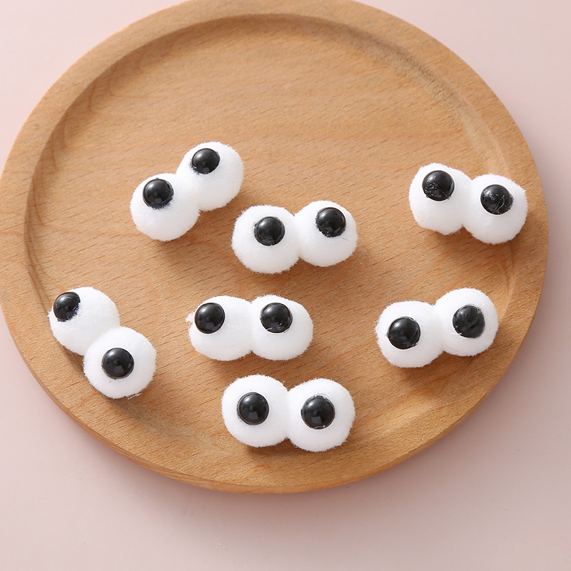 连体黑眼睛毛球直销款情侣牵手袜配件 diy长袜服饰配件-阿里巴巴