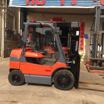 电瓶叉车出租 丰田3.5吨电动叉车租赁 上好车牌出租 电瓶叉车出租