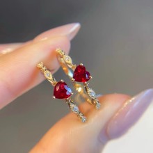 天然红宝石戒指 18K金镶嵌天然红宝石复古蕾丝小爱心轻奢戒指