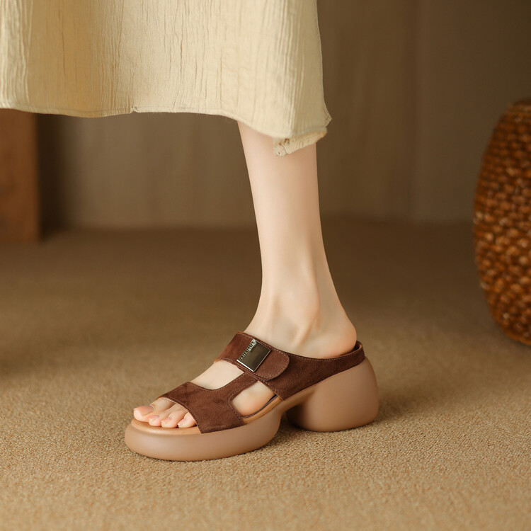 外贸粗跟厚底一字拖鞋女2025夏季新款露趾松糕底轻便百搭凉鞋女